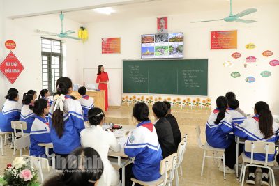 Tổ chức Chuyên đề cấp tỉnh ứng dụng công nghệ số trong tiết dạy môn Lịch sử và Địa lý lớp 7